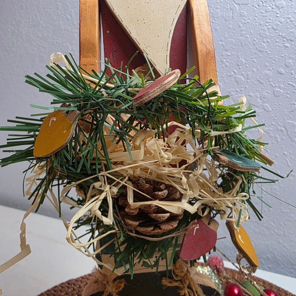 Rustic Wooden Santa Claus‎ Figurine Christmas Tabletop Star Base Wreath Lights